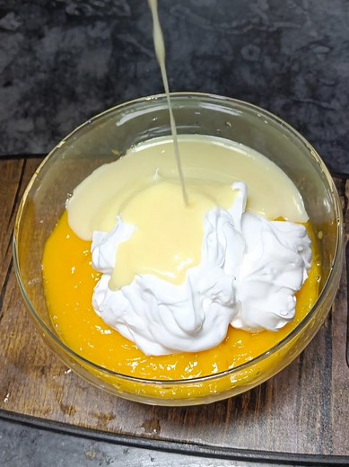 Creamy No-Crystal Mango Ice Cream Recipe | Homemade Kulfa-Style Delight in Minutes! #MangoIceCream #HomemadeDessert #fyp #foryou #SummerTreat