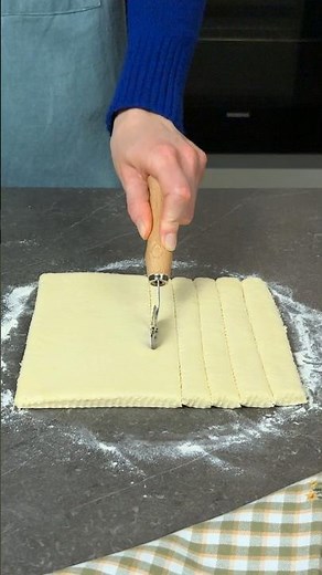 Easy 5-Minute Cheese Straws Recipe | Quick & Delicious Snack!🧀