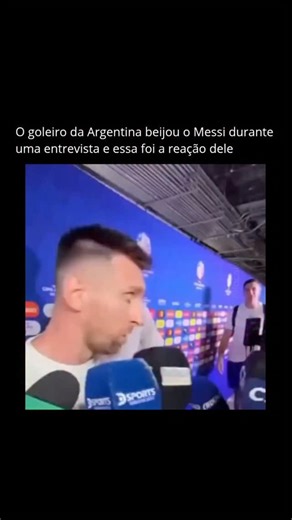 Expviver | Novidades | Entretenimento | Após a vitória na semifinal da Copa América, Lionel Messi concedia entrevista tranquilamente quando foi surpreendido por um momento... | Instagram