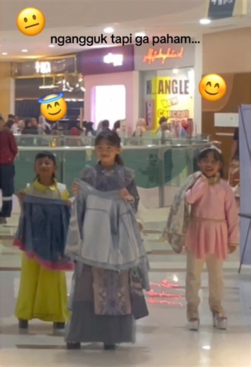 coach hanya bisa geleng-geleng kepala🤦🏻‍♀️#modellingschoolsurabaya #famousmodels