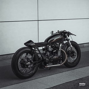 @motocrew.caferacer build an amazing 1979 Yamaha XS650 with a bunch of our products such like: ➖ mo.unit blue ➖ mo.blaze disc ➖ mo.view street ➖ mo.switch basic ➖ motoscope mini What do you think of this majority? #motogadget #custombike ➡️ https://www.motogadget.com/shop/en/motoscope-mini.html ➡️ https://www.motogadget.com/shop/en/m-view-street.html | motogadget