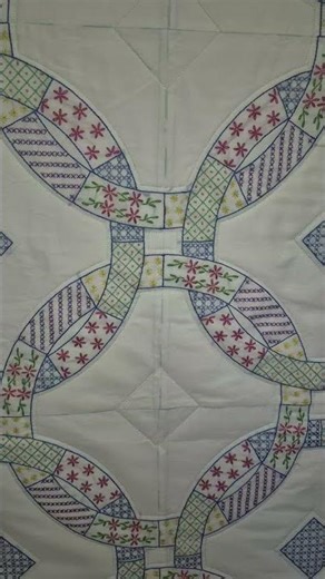 embroidered double wedding ring quilt #longarmquilter #longarmquilting #customquilting
