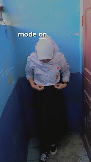 Cewek SMP Pamer TT dan Sempat Remes, Suasana Sekolah X Mode Luar - Viral!