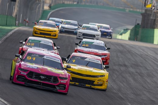 Título indefinido e tensão no ar: NASCAR Brasil decide campeões no Velocitta