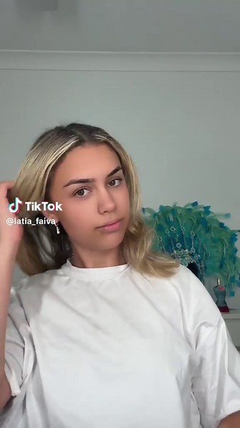 Zendaya's Curly Hair Routine: Create Beautiful Waves