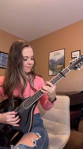 S I E R R A H U L L ✨ on Instagram: "New @bourgeois_guitars octave mandolin using a split tuning… SO fun! I’ve written a few songs using this tuning. My drummer @raudabaugh1 has been #waiting for this song of mine to get back in our live show rotation! I think it’s time. Haha Thank you, Bourgeois! This octave is a beauty. 💕"