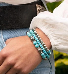 August 2025 Fashion Fix - Simply Santa Fe Set $32.00 tax Authentic designs and handcrafted pieces are staples of the Simply Santa Fe Collection. Featuring patterns and elements inspired by nature, these earthy designs tend to have a little more detail. Those free spirited collectors who have an appreciation for the creative process and delight in the sentimental stories behind their favorite accessories will feel right at home with the Simply Santa Fe Collection. Includes one of each accessory f