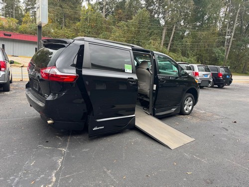 2017 Toyota Sienna Handicap wheelchair side entry | eBay