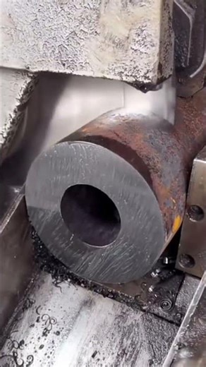 This is the process of cutting an iron rod that is cut using a special machine.
