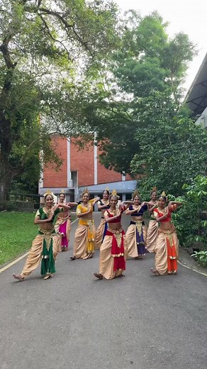 Experience the Beauty of Kandyan Dance | Sri Lankan Cultural Tradition