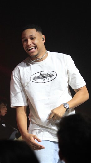 2metro | • Mais uma das que marcou minha infância ✝️🥹 Gravado com Behringer B2 Pro, por @proshows.oficial #jesus #evangelho #jovemcristao #louvor... | Instagram