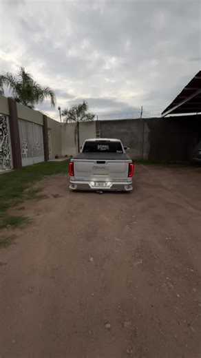 Trocas Tumbadas: Sonido Fuerte y Potente en Trocas GMC Sierra
