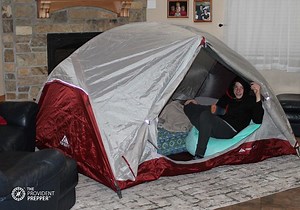 6 Lifesaving Tips to Keep Warm During a Winter Power Outage - The Provident Prepper