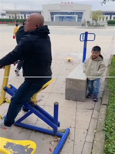 Video của ideas_fox (@ideas_fox) với bản nhạc Journey of the Falling Leaf - Sister Yost