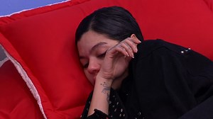 1.4M views · 67K reactions | Melissa Gate rompió en llanto en #LaCasaDeLosFamososCol沈, ella resaltó que su forma de ser despierta múltiples comentarios y Emiro le dejó en claro que solo debe centrarse en mostrar su esencia. ¡Descarga la app Canal RCN y disfruta del contenido único #LaCasaDeLosFamososCol2!  | Canal RCN | Facebook