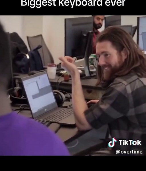 Needs a bigger monitor tbh #funnyprank #newtechnology #shoutoutot (h/t humansnocontext/X)