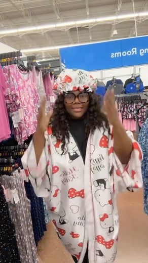 Custom made hello kitty robe n bonnet set by us!! We can make anyone you want!!! Reach out to us for your custom order! #custom #robesirene #viralreels #bonnets #pajamas #character #design #explorepage #hellokitty | NothingbutBonnets