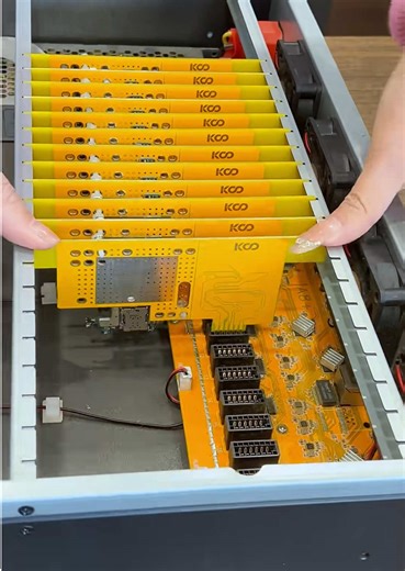 What is Phone farm Dozens of Android phones Box Farm Smartphones Group control No screen No battery motherboard box of Cell phone Farm Streaming farm Granja de teléfonos Telefonfarm #phonefarm #some3ccom #boxphonefarm #boxphone #smartphone