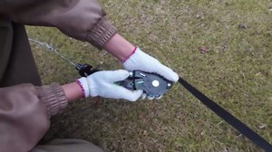 Upgraded Fence Barbed Wire Stretcher Tool, Retractable Ratchet Wire Tensioner & Puller Tool, 8 FT Retractable, Universal Wire Compatibility, Lightweight & Portable Under 4 lbs