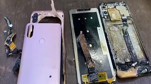 Redmi Note 6 Pro Catches Fire at Service Centre: Incident Caught on Camera