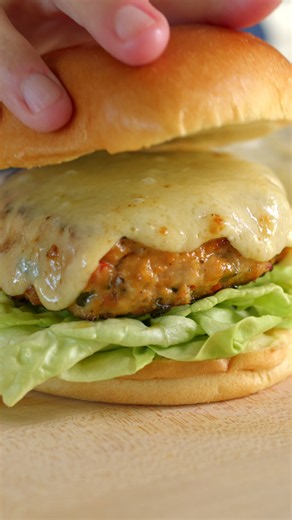 Ground Chicken Burger Recipe – Juicy Veggie-Loaded Chicken Burgers