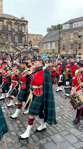 🗣️ “By The Centre, Quick March! #scotland