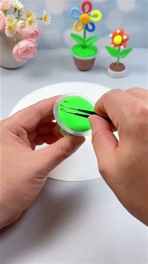 DIY cute little flowers with clay