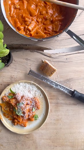 spicy & creamy sausage #ragu w/ rigatoni #pasta | Christian Petroni