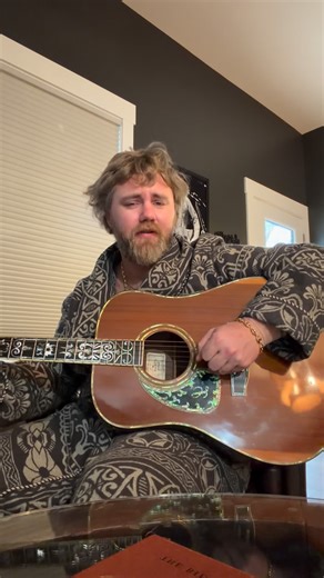 ERNEST on Instagram: "Have yalls self a merry little Christmas 🎄"