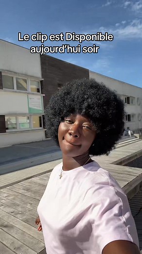 Découvrez le clip 'Toumoulê' d'ALX FIDJI