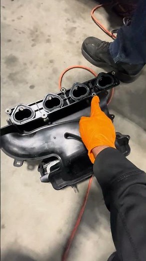 2.4L engine rear intake manifold screws/bolts location