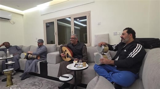 الفنان : ناصر الهنيدي اغنية اتحمالاتك خطا بنقز : سليمان العريعر ايقاع : حمد العروج دف : الهزيم #الشعب_الصيني_ماله_حل😂😂 #السعوديه #الكويت #اكسبلور #فن