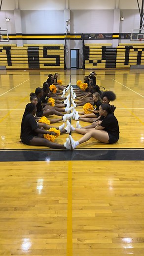 Of course we love to end our practice with a fun cheer game. #cheergames📣 #teambonding #viral #explorepage #wildcats