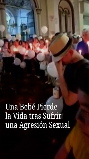 El caso de una bebé de seis meses, que murió con signos de abuso sexual, causó indignación en Colombia. La pequeña llegó al hospital en estado crítico con heridas en el vientre, partes íntimas y 14 fracturas en todo el cuerpo. La mamá, quien la llevó al hospital, fue detenida, pues ella afirmaba que su hija solo tenía fiebre. Además, las autoridades ofrecen una recompensa para poder capturar al o los responsables de este crimen. #primerimpacto #historiasdeimpacto #bebe #hospital