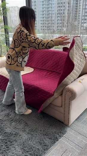 Fast installation of reversible sofa cover #ieasygoing #sofacover #couchcover