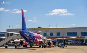 Întârziere de 12 ORE pentru un zbor cu plecare de pe Aeroportul Internațional Cluj