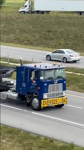 International Harvester 9670 Cabover Hauling Oversized Load #trucks #trucking #trucker #truck