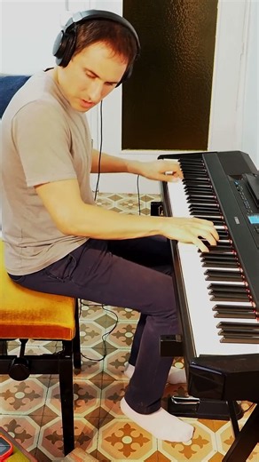 Fast Swing Piano at 200+ BPM 🎹 | Walking Bass & Chords #shortsvideo