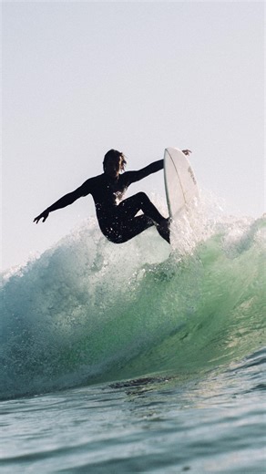 Ericeira isn’t just Portugal’s surf capital, it’s the only World Surfing Reserve in Europe 🏄🏼🌊 Just 30 km from Lisbon, this fishing village turned surf mecca has waves for every level, from mellow beach breaks to legendary reefs like Ribeira d’Ilhas. When you’re not in the water, stroll the cobblestone streets, watch the sunset from the cliffs, and enjoy some of the best seafood in Portugal. Join us in Ericeira and experience why this coastline has become a bucket-list surf destination! #lapo