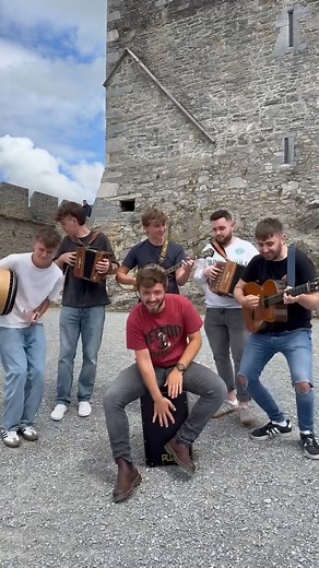 A fantastic Irish trad collaboration between two fantastic Irish bands, The Rising & The Byrne Brothers 🎶🪕🪗☘️ #Irishmusic #Ireland #Irish #Irishjig #Irishreel #therising #thebyrnebrothers #killarney #rosscastle #fblifestyle | This is Ireland's Music