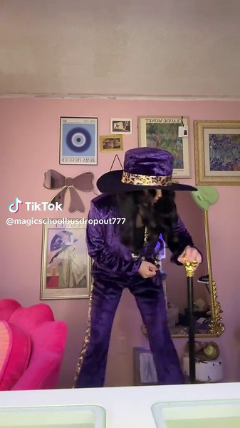 You never really know what someone is doing inside their home. #fyp #viral #funny #dance #louisiana