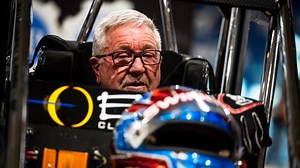 It's race day for the #ChiliBowl G.O.A.T! 🐐 Slammin' Sammy Swindell sat down with our Tyler Burnett and opened up about his legacy in Tulsa and why he keeps coming back 👇 | FloRacing