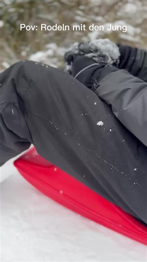 Rodeln mit den Jungs im Schnee - Ein unvergessliches Erlebnis