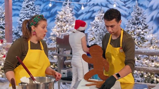 48K views · 129 reactions | Accidents happen, but this is definitely not something you want in the middle of a baking competition  #HolidayWars starts TONIGHT at 9|8c  | Food Network | Facebook
