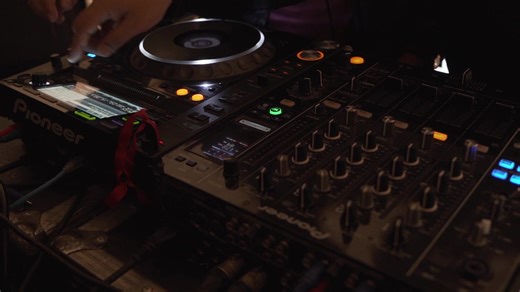 Spaceman - Frozen #deephouse #housemusic #techhouse #djset #music #house #deeptech #soulfulhouse #newmusic #musicproducerde #spotify #djing #radio #musica #melodictechno #dubtechno #techno