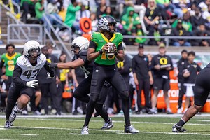 Oregon Ducks update 2025 roster with notable weight gains, losses