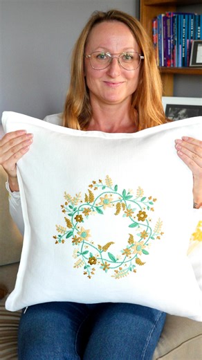 Justyna Skowronek • Blomstrende Broderi • Embroidery on Instagram: "One of the embroidery patterns I could do over and over again. It includes just 5 different stitches, is quite time consuming, yet once you finish it, there’s no better feeling in the world. “Mother” pattern available on my website as a PDF and a DIY pillowcase box. #embroiderylove #broderi #kreativitet #brodering #håndlaget"