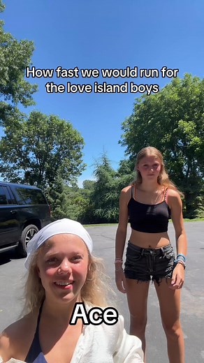 Don’t mind how we look we just got done tanning and it’s hot #LoveIsland #fyp #viral #dontletthisflop #blowthisup #lilsis @aspen.negaard | Phoenix Negaard