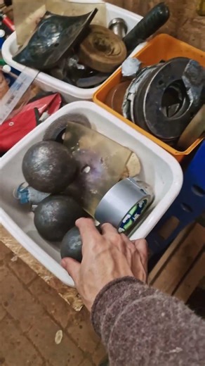 Pressing dimples on a handpan | Handpan Maker | Learning to build my own handpans