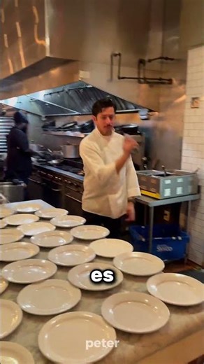 This chef turns chocolate into art 🍫🎨